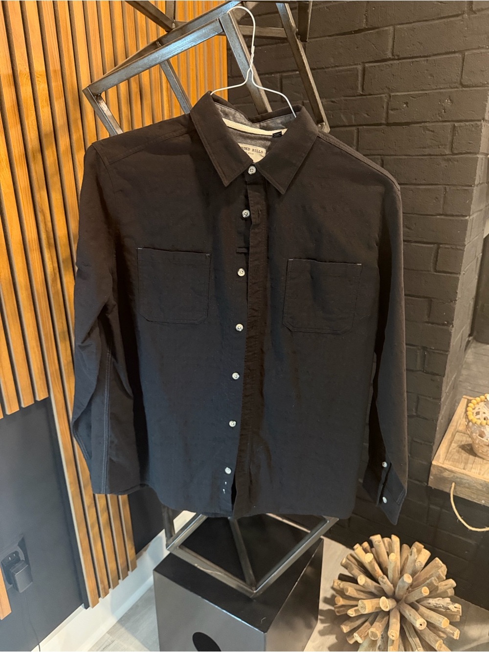 Branded Bills Men's Black Long-Sleeve Button-Up Shirt